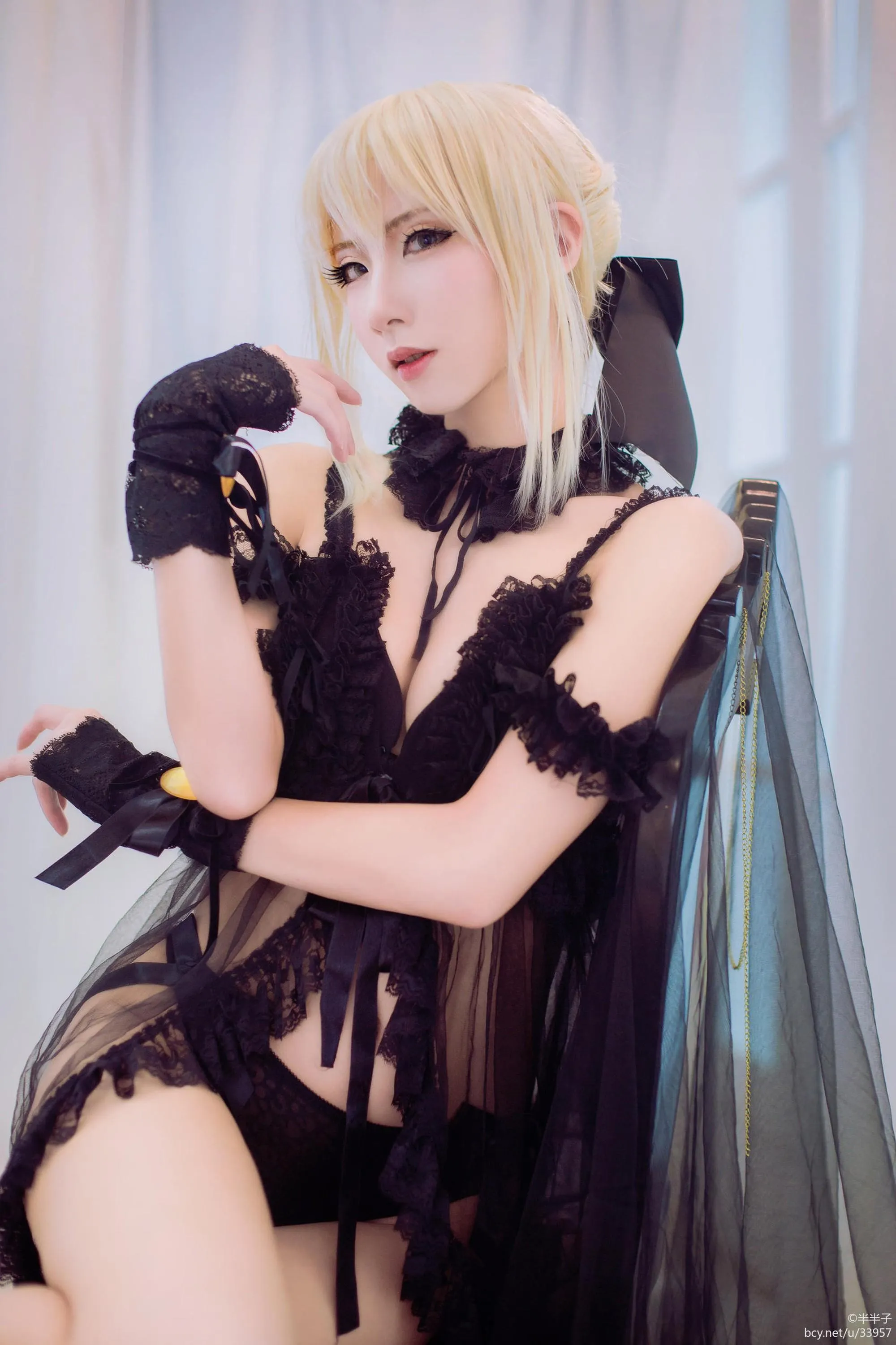 半半子 – NO.40 黑化Saber [15P]插图1